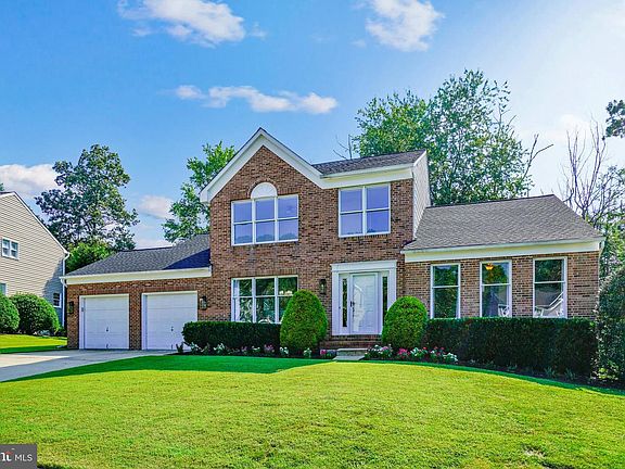 2nd image of 406 Fox Hollow Ln