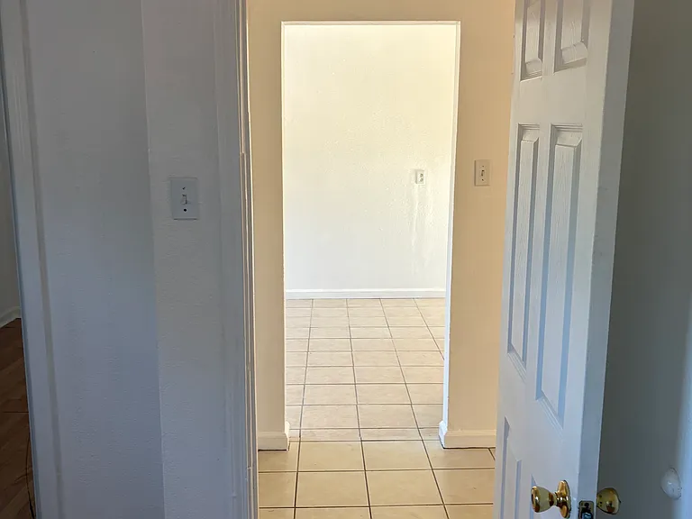 123 Leslie St #B — Photo 14