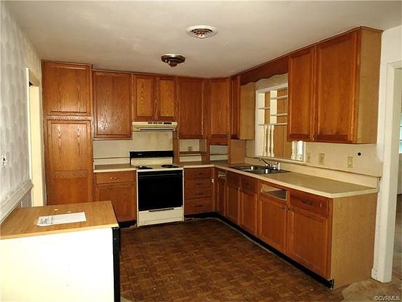 4th image of 1406 Blackstone Ave