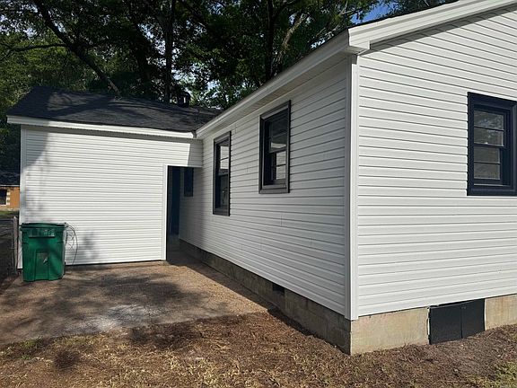 4th image of 2818 Edgewood Dr