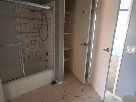 4th image of 833 Gladys Ave #833