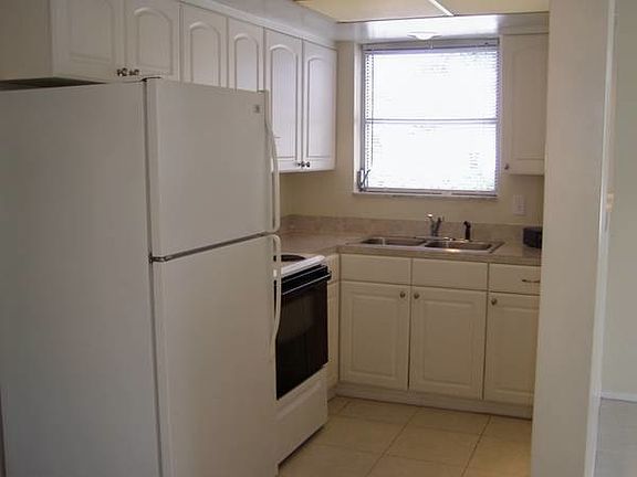 4th image of 5101 NE 18th Ave APT 5