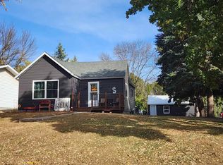 4 Ash St, Peterson, IA 51047