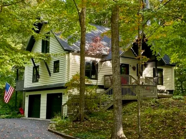 127 Beaux Rivages Dr, Harbor Springs, MI 49740