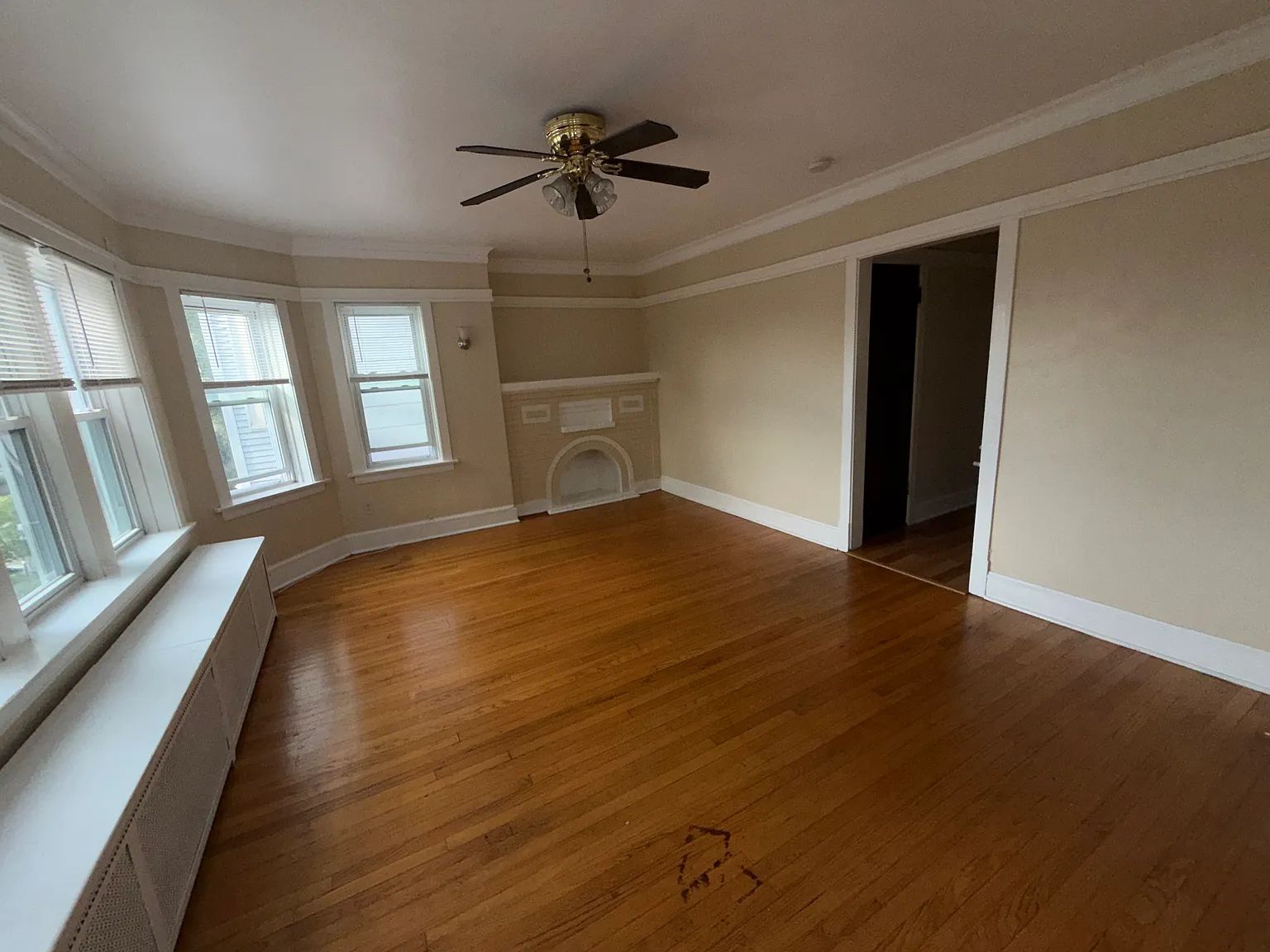 2 bed, 1100 sqft, $1,350 — Photo 1