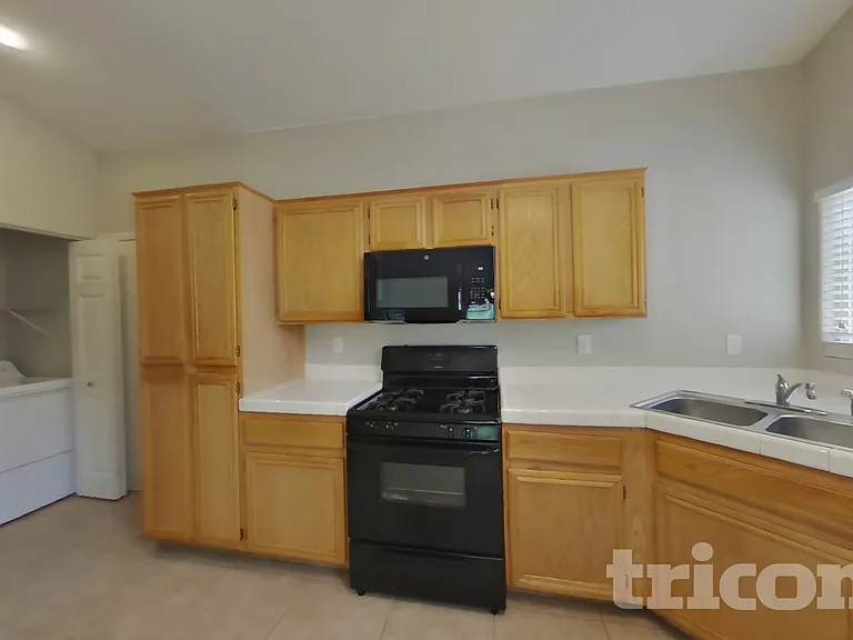 2636 Lake Martin Ct — Photo 5