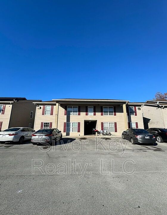 1st image of 250 Willow Creek Dr APT 1