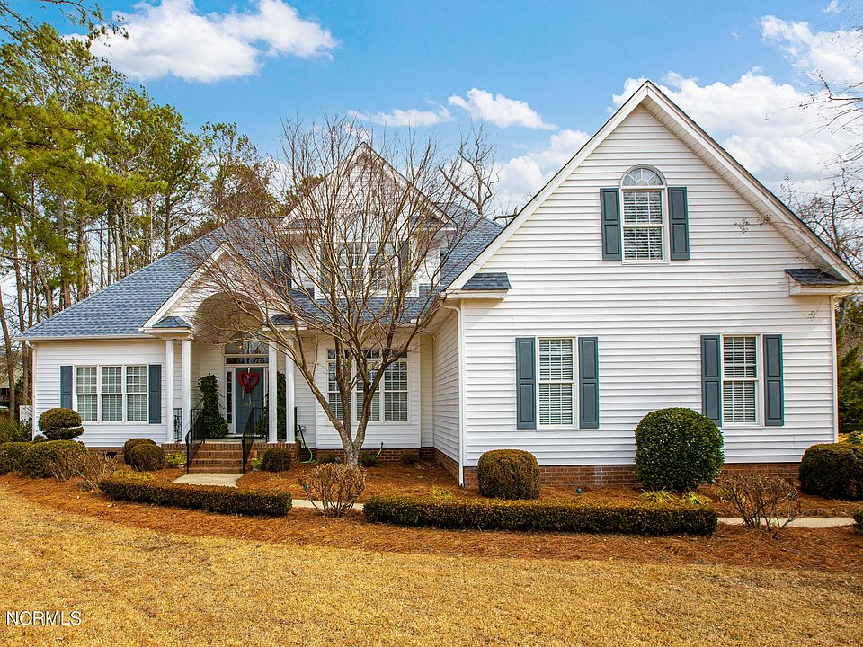1st image of 2401 Royal Dr