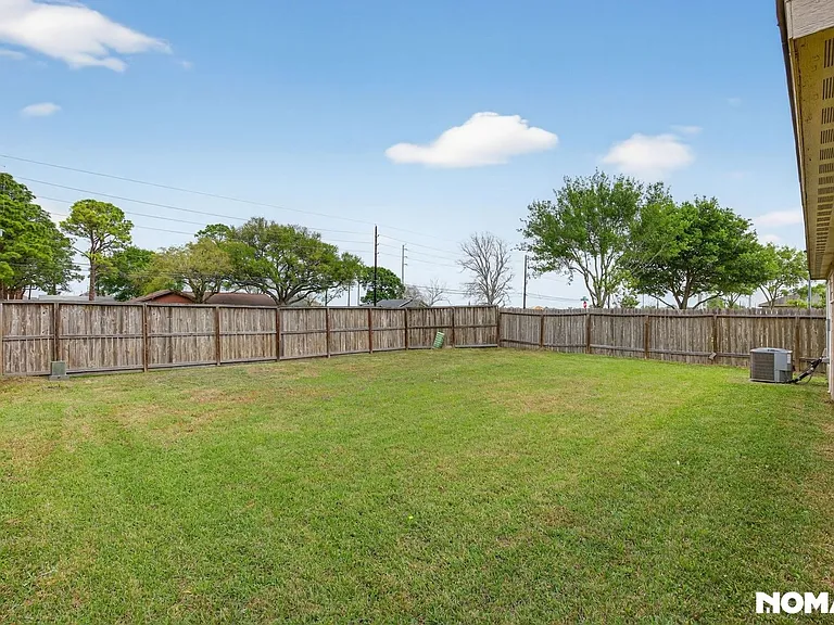 2331 Golden Brandy Ln — Photo 14