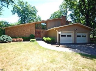 819 Summit Ridge Dr, Bridgewater, NJ 08807