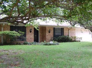 519 Sunnyside Dr, Chandler, TX 75758