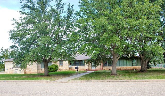 1st image of 602 McCarver Dr