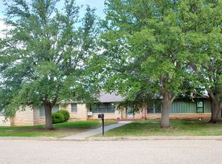 602 McCarver Dr, Ballinger, TX 76821