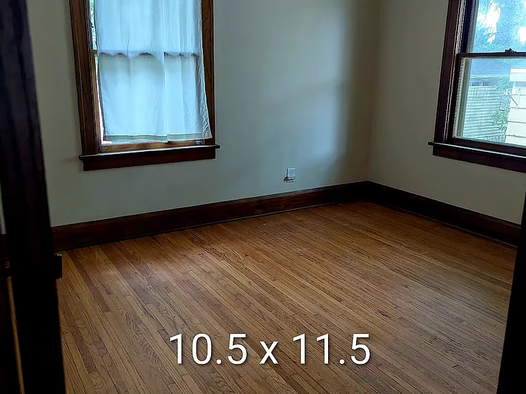 326 Logan St — Photo 3