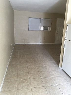 3rd image of 1407 E Linebaugh Ave APT A