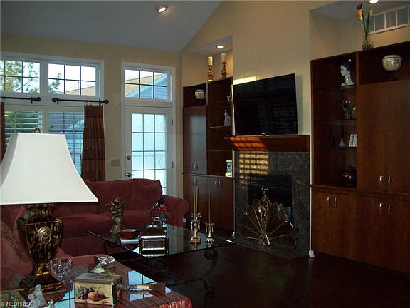 4th image of 265 Blossom Ln #23