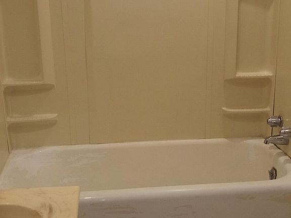 5th image of 206 Lovell Dr #B