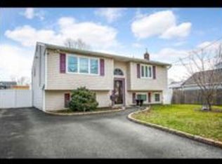 123 Belmont Ave, West Babylon, NY 11704