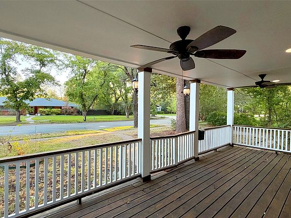 3rd image of 313 Elm Dr