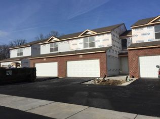 16606 Willow Walk Dr, Lockport, IL 60441