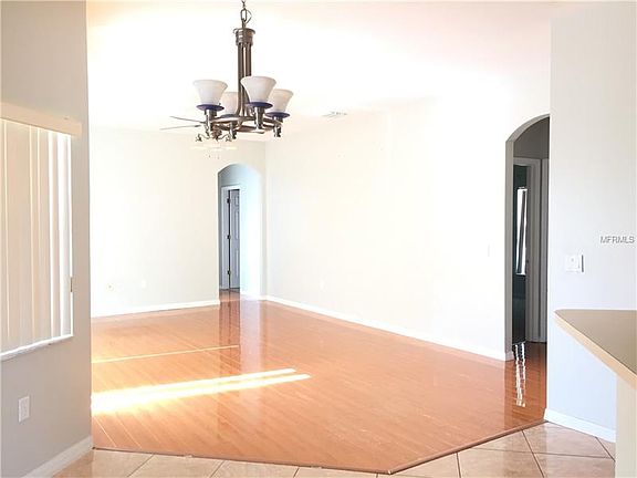 5th image of 2412 Huron Cir