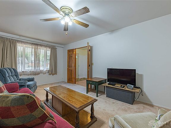 3rd image of 2251 Delvue Dr