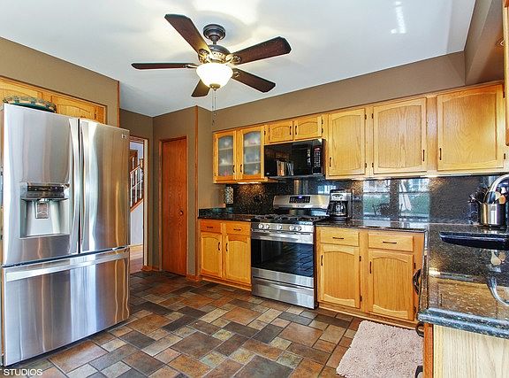 5th image of 98 N Royal Oak Dr