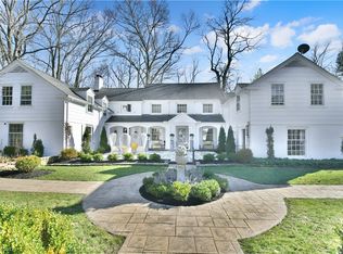 2657 Chagrin River Rd, Hunting Valley, OH 44022