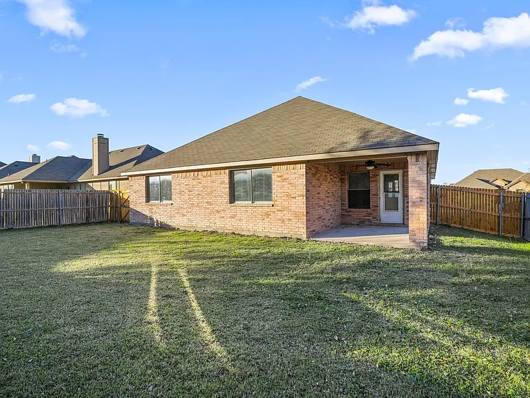 119 Magnolia St — Photo 25