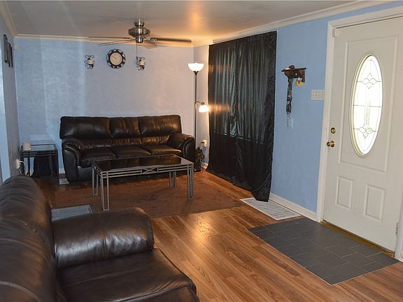3rd image of 227 James St