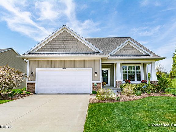 3rd image of 5611 Stony View Dr NE