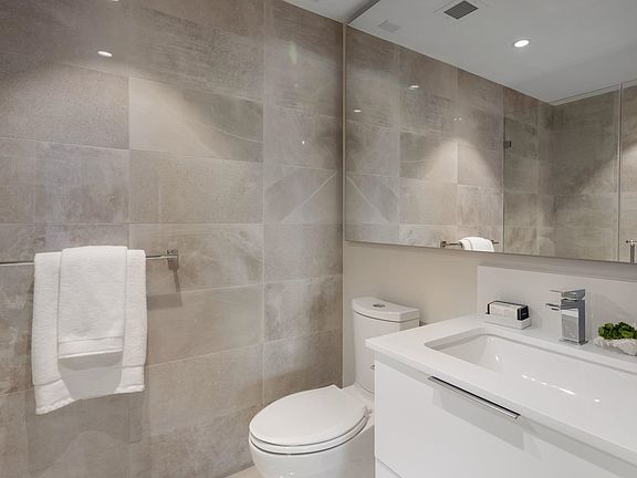 4th image of 485 W 42nd Ave #2404