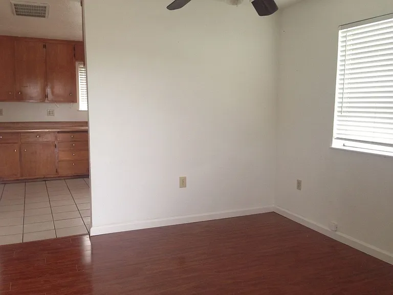 2550 W Byron Rd — Photo 2