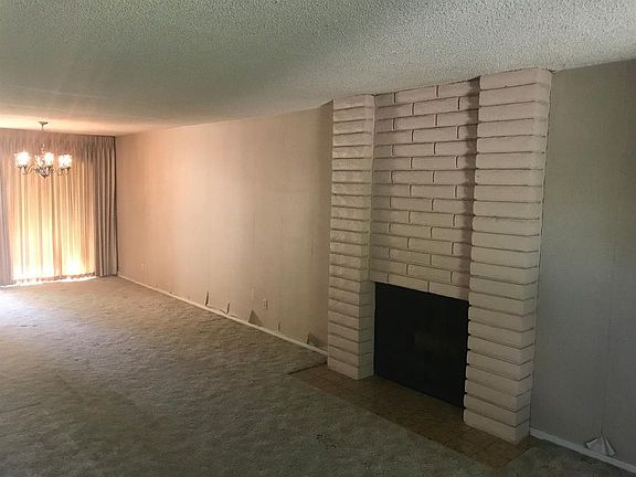 4th image of 1707 W Santa Ana Ave