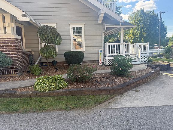 4th image of 209 W Jefferson St
