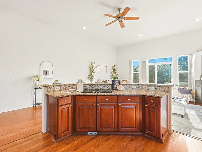 14284 High Meadows Rd SE — Photo 10