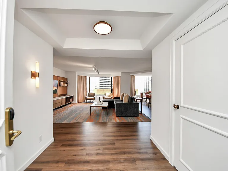 1300 Lamar St #S9 — Photo 6