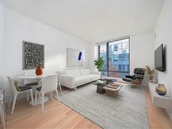 531 Myrtle Avenue image 1 of 12