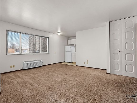 2nd image of 1025 W Macarthur Ave #134