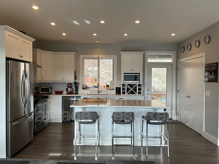 284A Upper Canyon Dr N — Photo 6