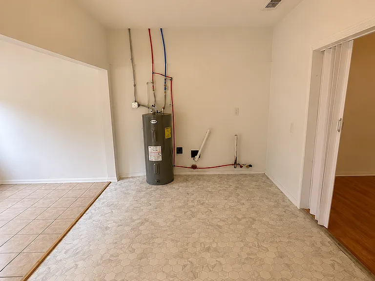 700 Cleveland St — Photo 10