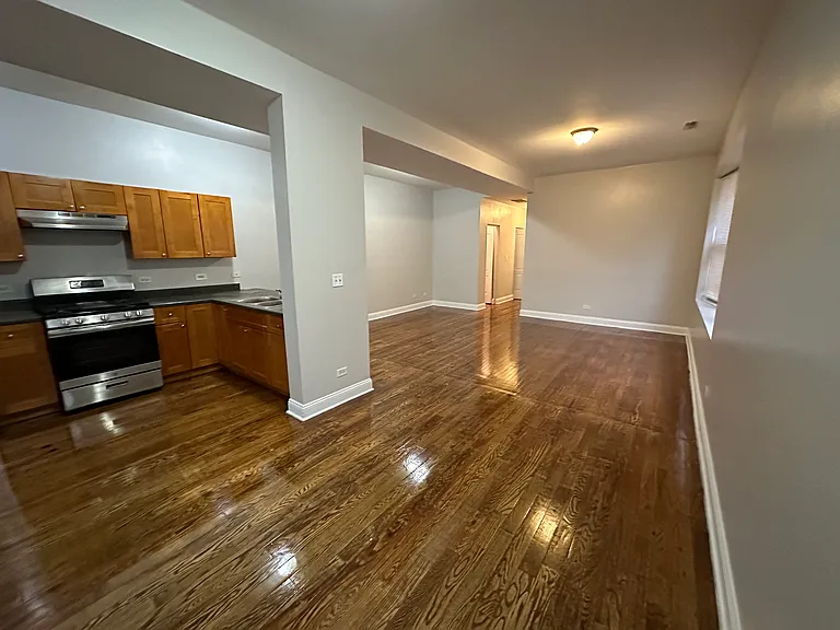 5218 S Michigan Ave — Photo 3