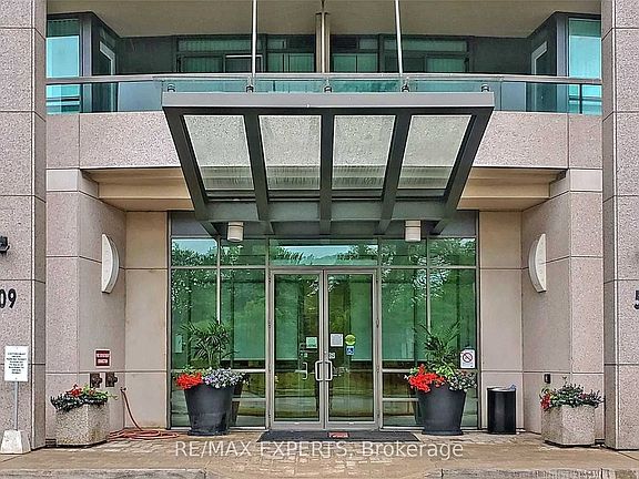 2nd image of 509 Beecroft Rd #707
