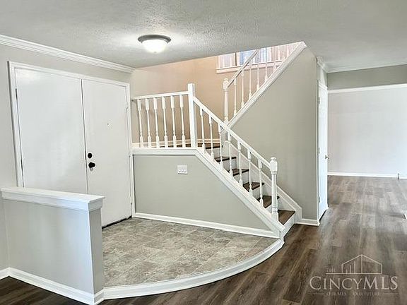 3rd image of 8025 Autumn Ln