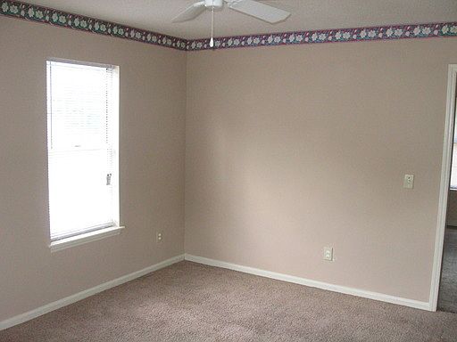 2nd image of 2324 Pineknoll Ter