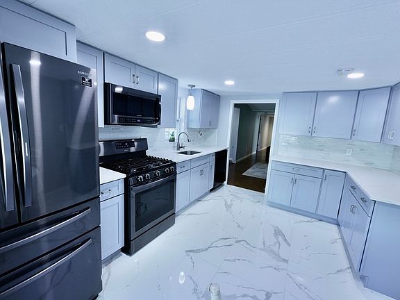 2nd image of 40 Trout Brook Dr