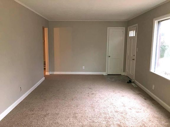 3rd image of 219 Matt Pl