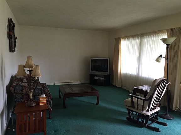 2nd image of 404 S Owens Dr