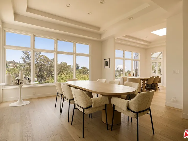 282 Bentley Cir — Photo 5