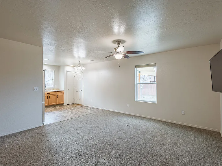 143 E Rose Lake Dr — Photo 12